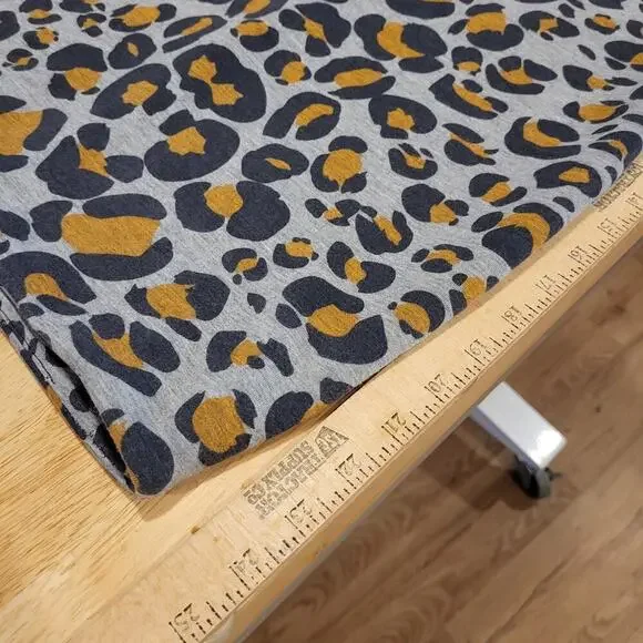 Knit H&M Grey Leopard Print Knee Length Pencil Invisible Zipper Small 30" Waist - Picture 4 of 10